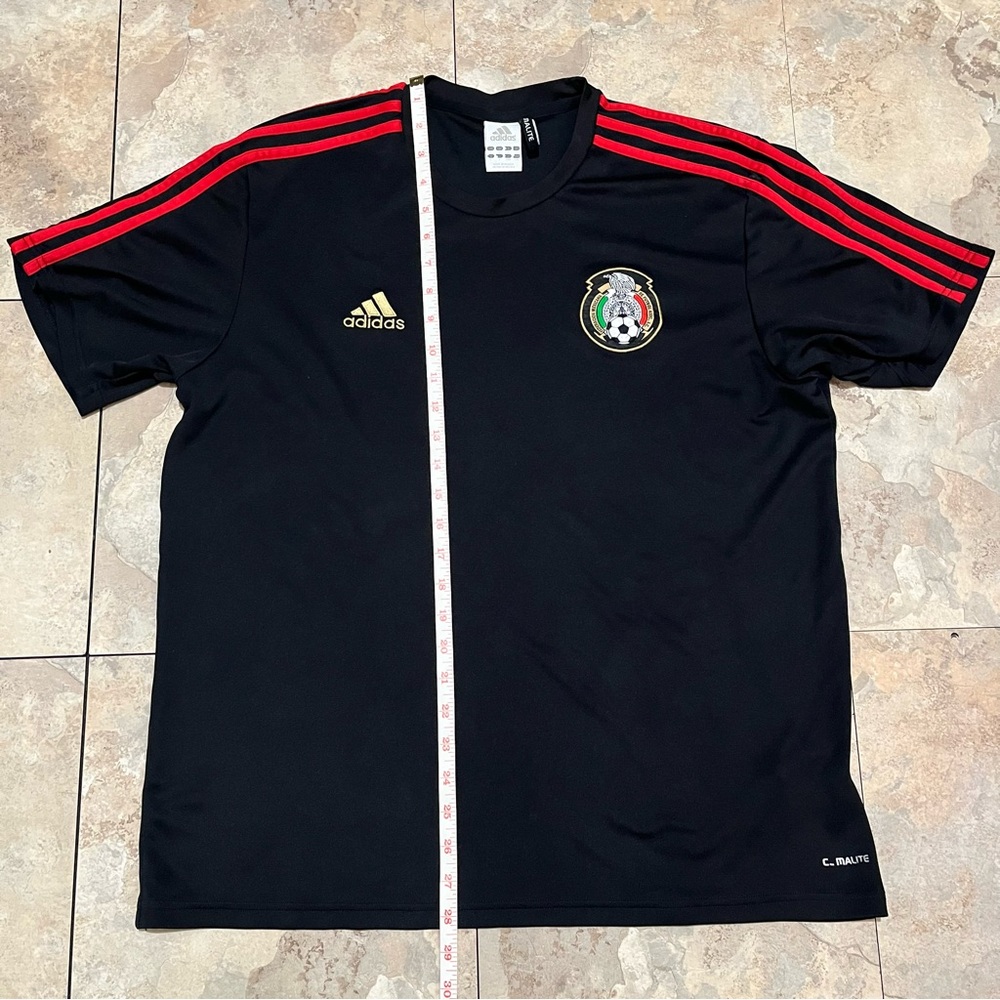 2011 Adidas México Jersey.